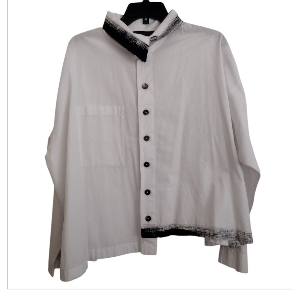 Moyuru Stylish Asymmetrical White And Black 100% Cotton Button Down Top Medium
